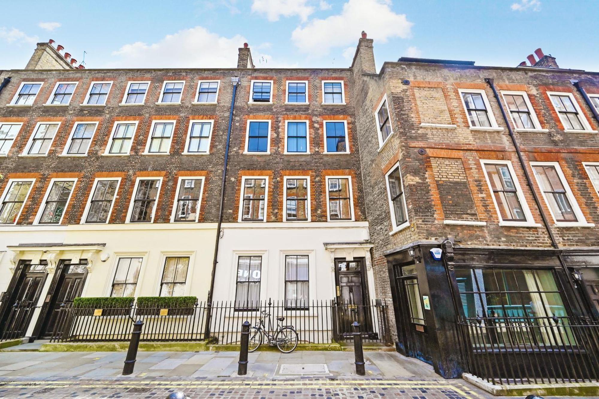 Spacious Soho On Quaint Cobbled Street Apartamento Londres